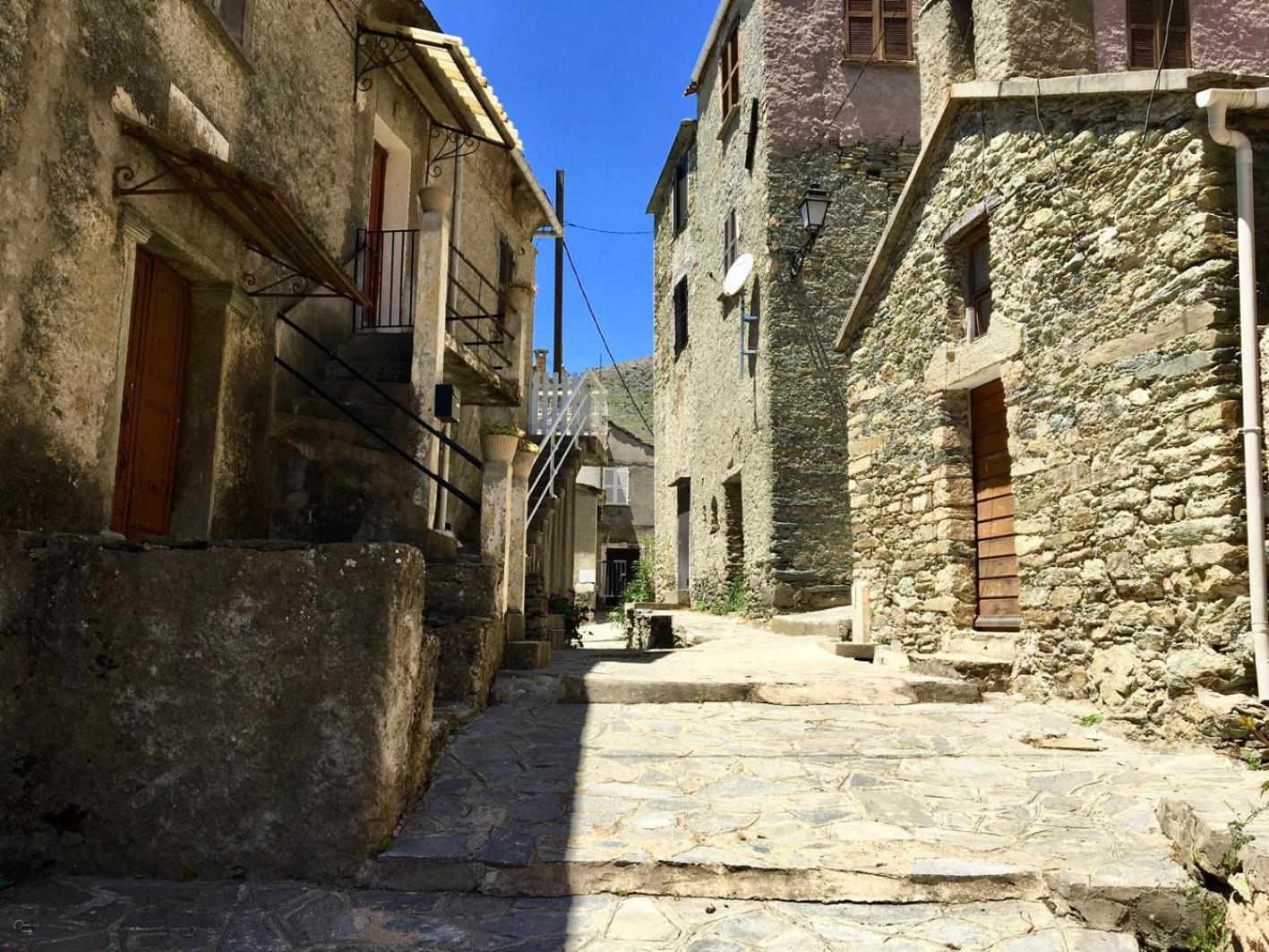 Nuits Magiques Au Village Entre Mer Et Montagnes Bigorno Exterior photo